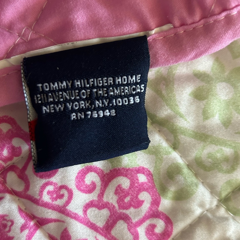 Tommy Hilfiger Hibiscus Hill Girls Twin Quilt Set with pink and green design - Picture 8 of 10